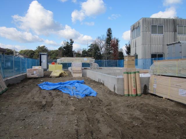 Local appearance photo. Local (12 May 2013) Shooting