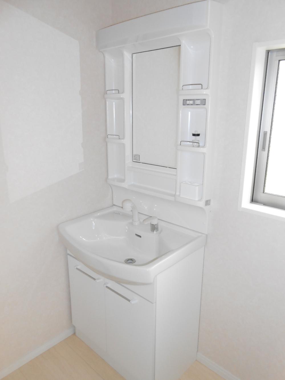 Wash basin, toilet. Shampoo dresser vanity 