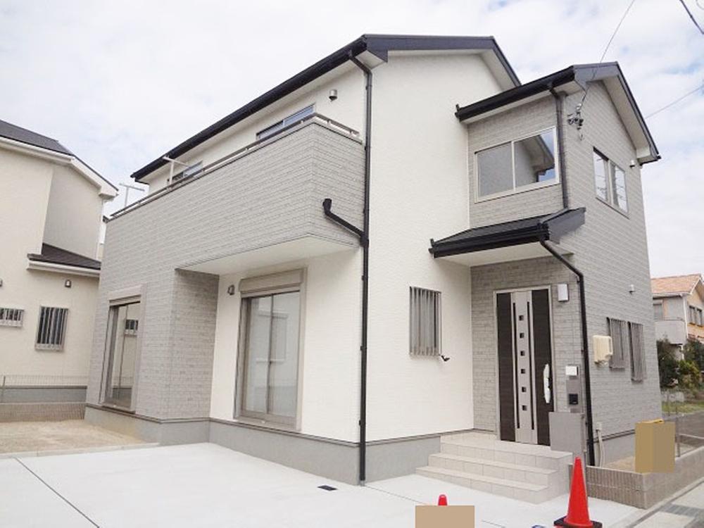 Local appearance photo. Local (11 May 2013) shooting Building 2