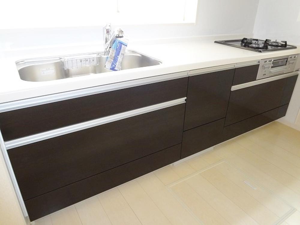 Kitchen. Indoor (11 May 2013) Shooting Building 2