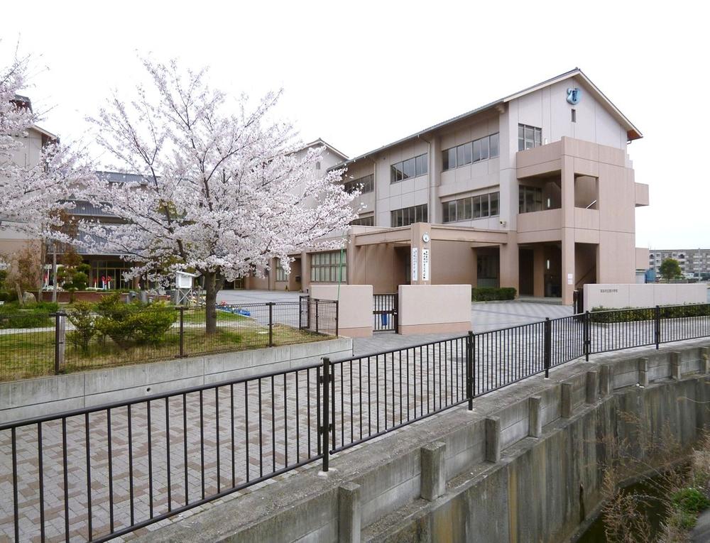 Primary school. Takahama 850m up to municipal wing Elementary School