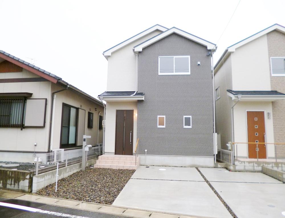 Local appearance photo. Local (10 May 2013) shooting 1 Building