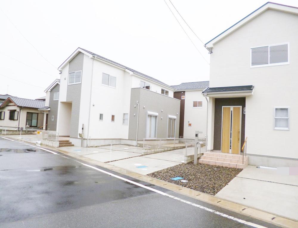 Local photos, including front road. Local (10 May 2013) Shooting