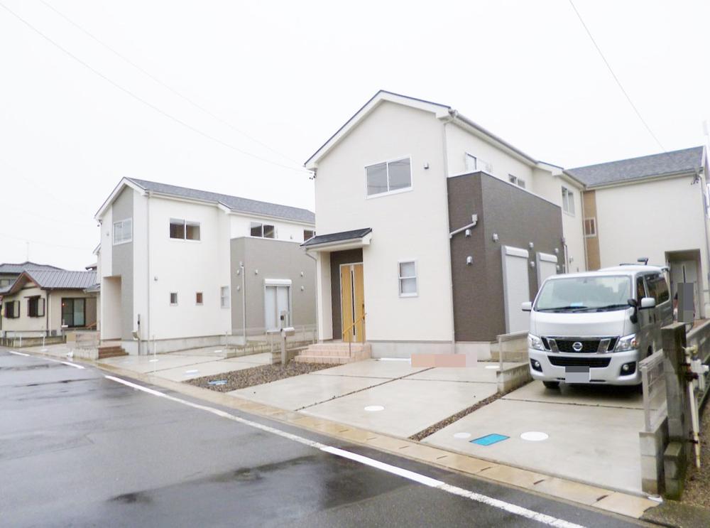 Local photos, including front road. Local (10 May 2013) Shooting