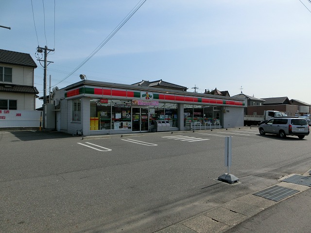Convenience store. Thanks Takahama Shinmei store (convenience store) to 830m