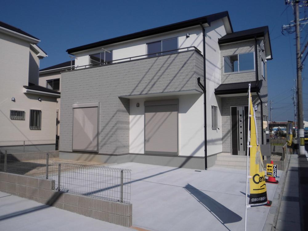 Local appearance photo. Local appearance photo December 2013 shooting