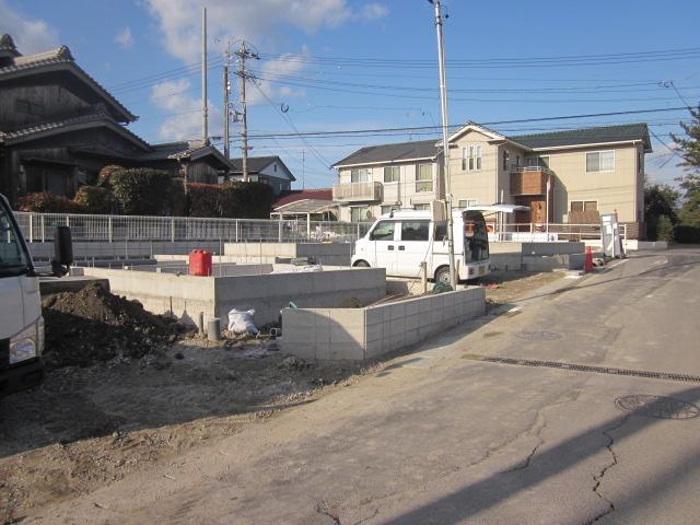 Local photos, including front road. Local (12 May 2013) Shooting