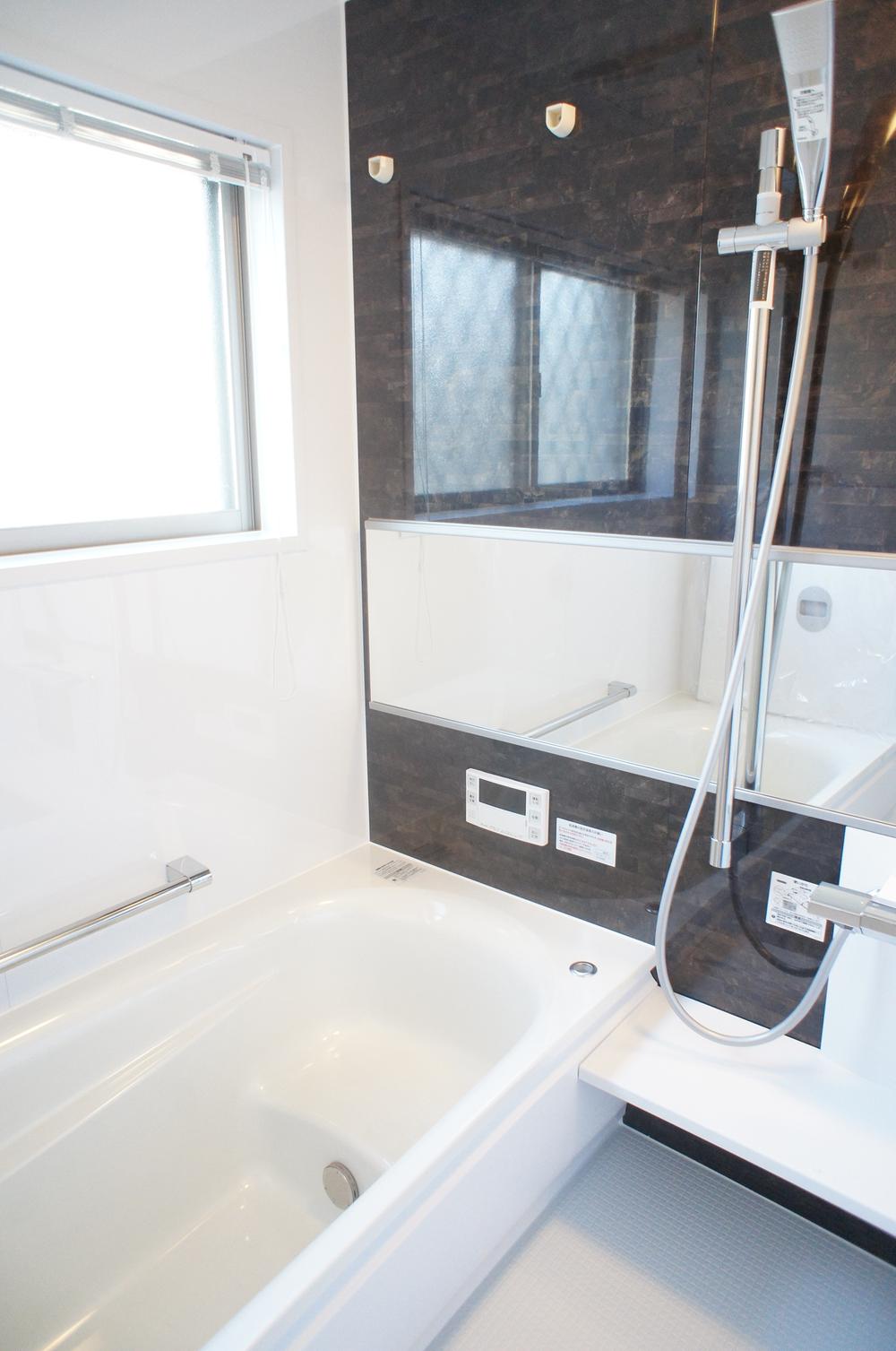 Bathroom. Bathing we can stretch the loose leg. Stuck precisely because where you take the fatigue of the day. Conventional greater than 1 tsubo size (1717). Accessible dedicated system bus. Indoor (July 2013) Shooting