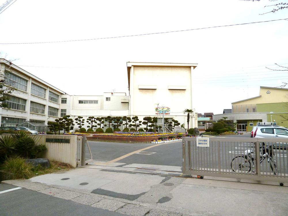 Primary school. 1350m to Tokai Municipal Kagiya Minami Elementary School