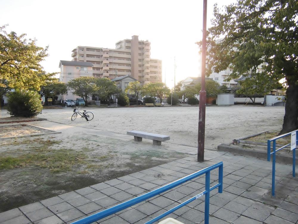park. If there is a park in front of the living environment good all five buildings