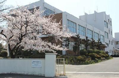 Junior high school. 1070m to Tokai Municipal Fukishima junior high school