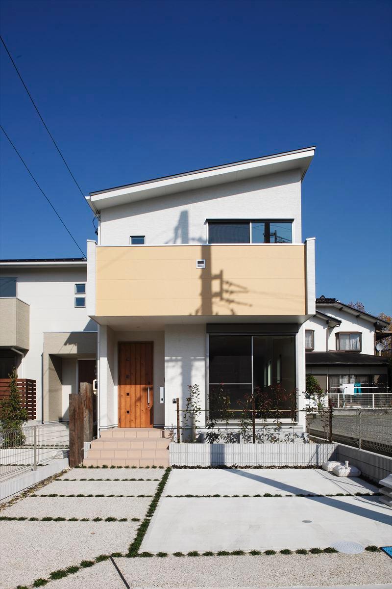 Local appearance photo. Interior and exterior specification cute, such as A Togaikan photo accent cloth or arbovirus hanging storage! Stock Room and shoes cloak, etc., Or to enrich the housed in various places, Such as providing a back door on the back side, It has become a happy plan to wife.