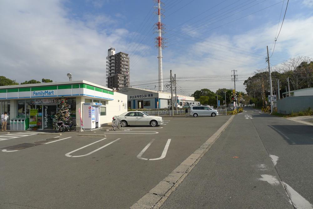 Convenience store. FamilyMart 350m until Tokai Yawata Shinden shop