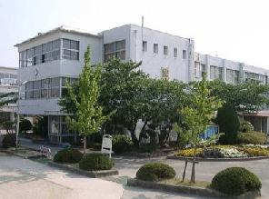 Junior high school. 1070m to Tokai Municipal Fukishima junior high school