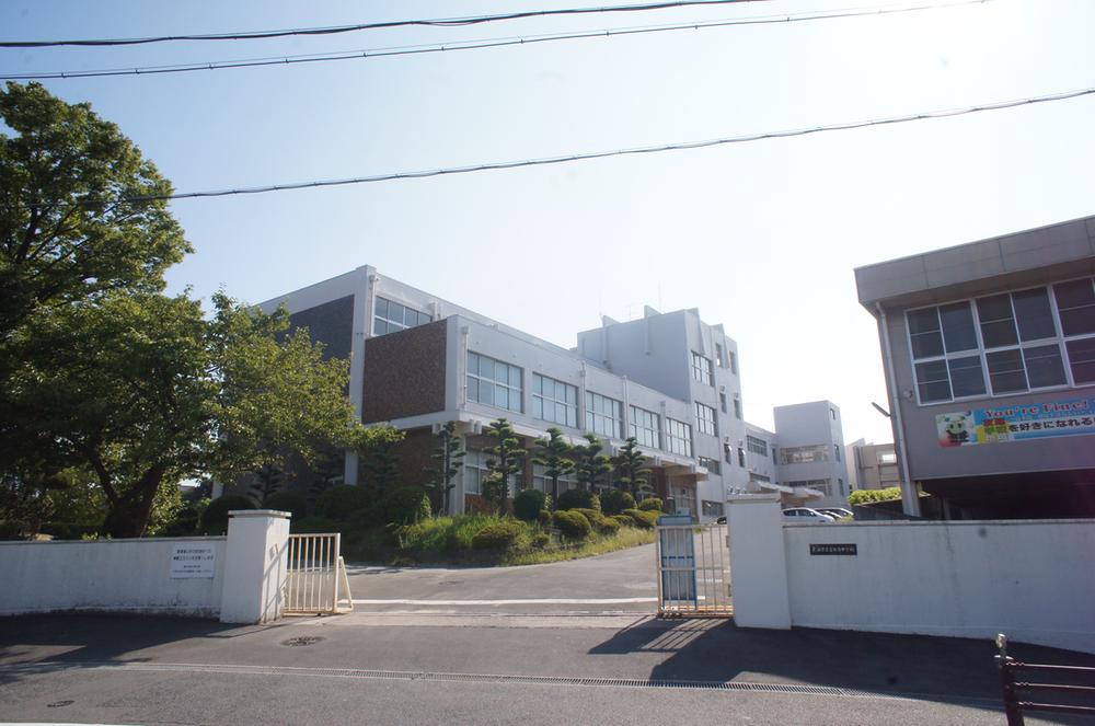 Junior high school. 1331m to Tokai Municipal Fukishima junior high school