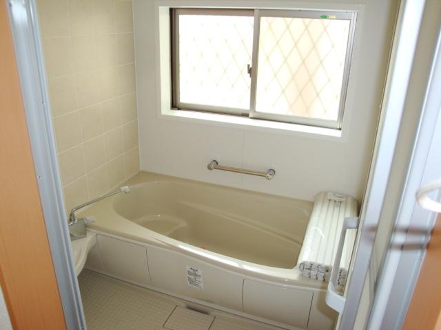 Same specifications photo (bathroom)