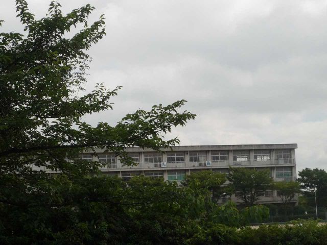 Junior high school. Municipal Hirashu until junior high school (junior high school) 1300m