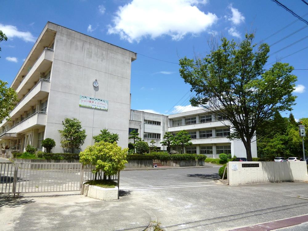 Junior high school. 2170m to Tokai Municipal Nawa junior high school