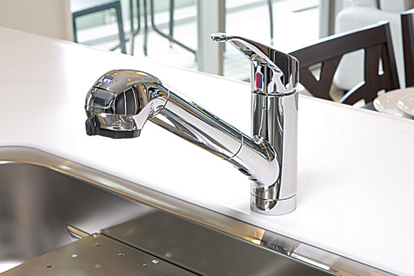 Kitchen.  [Water purification function with single lever faucet] Operation to switch easily water conditioner and shower is also simple, Eco-shower water purification function with a single lever faucet. You can use the clean water (same specifications)