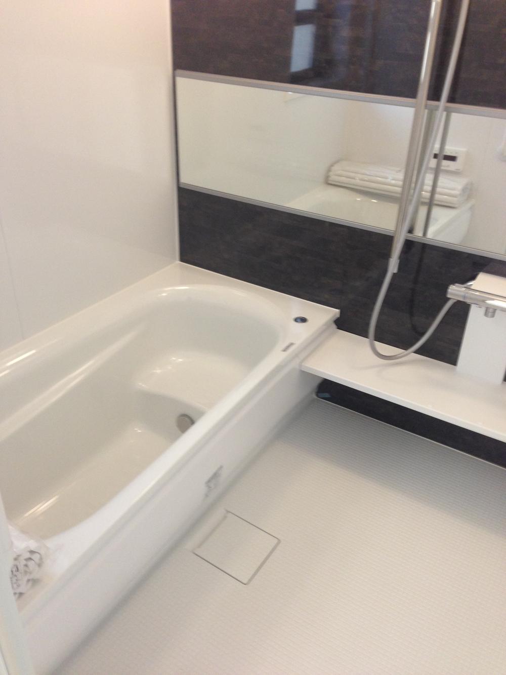 Bathroom. Local (11 May 2013) Shooting
