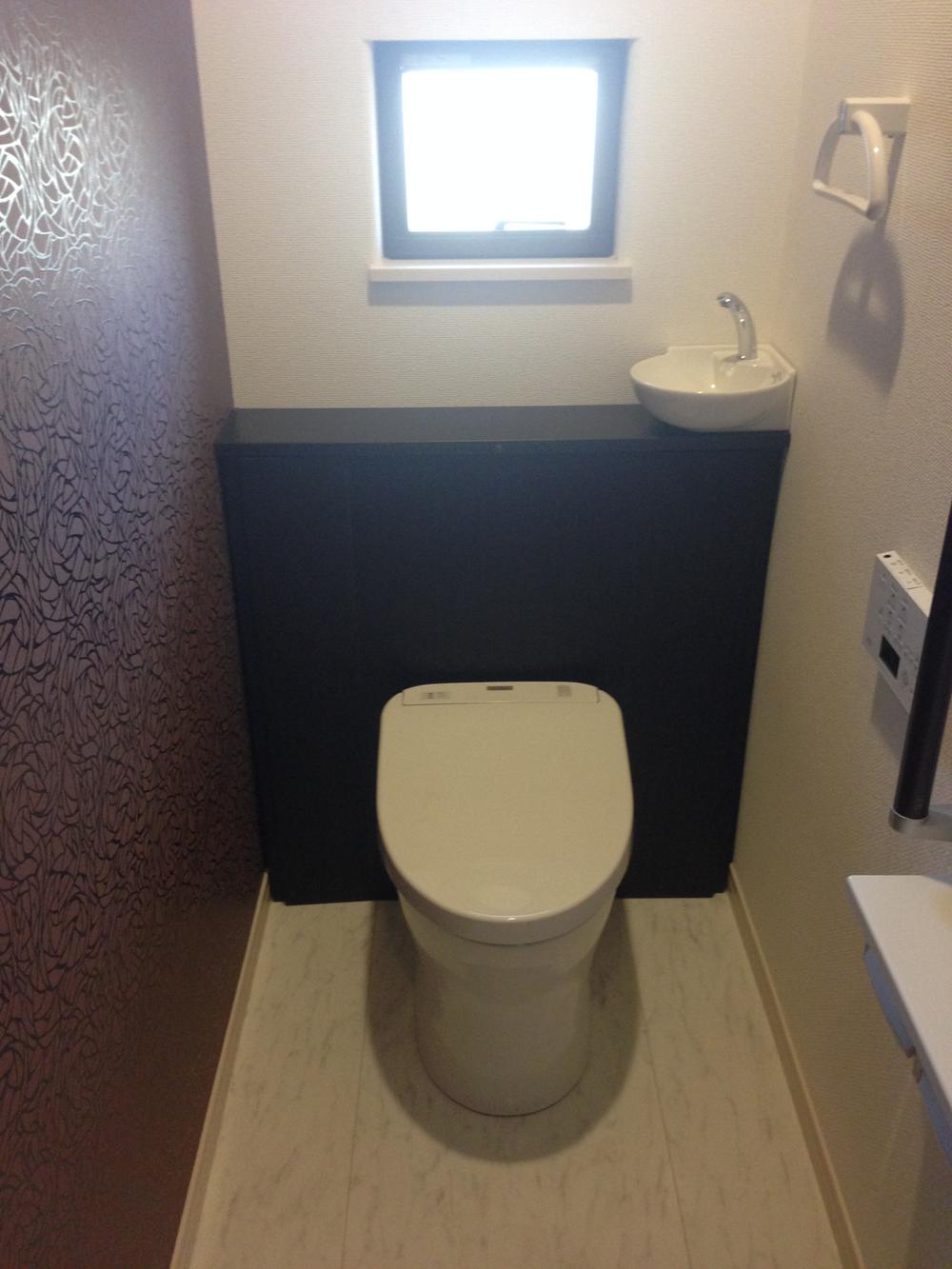Toilet. Local (11 May 2013) Shooting