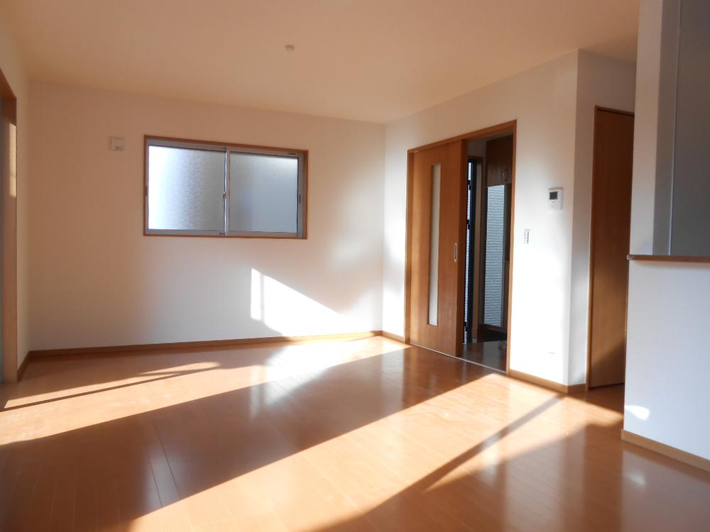 Living. Spacious living