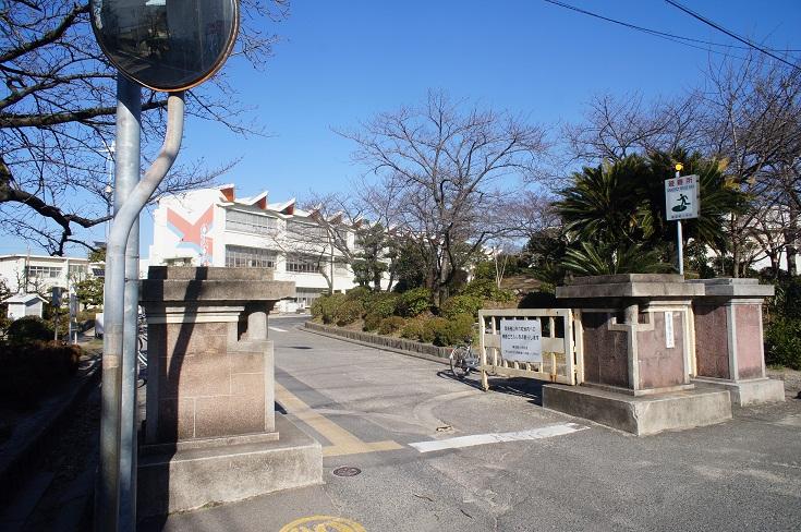 Primary school. 458m until Tokai Municipal Yokosuka Elementary School