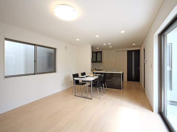 Same specifications photos (living). (1 Building) same specification