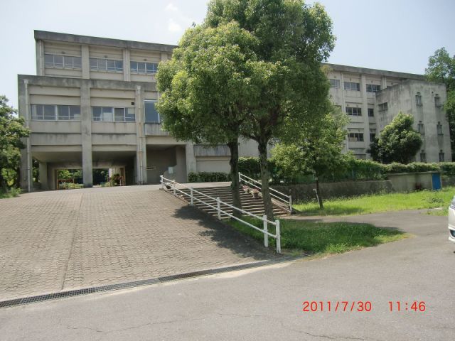 Primary school. Municipal Mitsuike up to elementary school (elementary school) 1200m