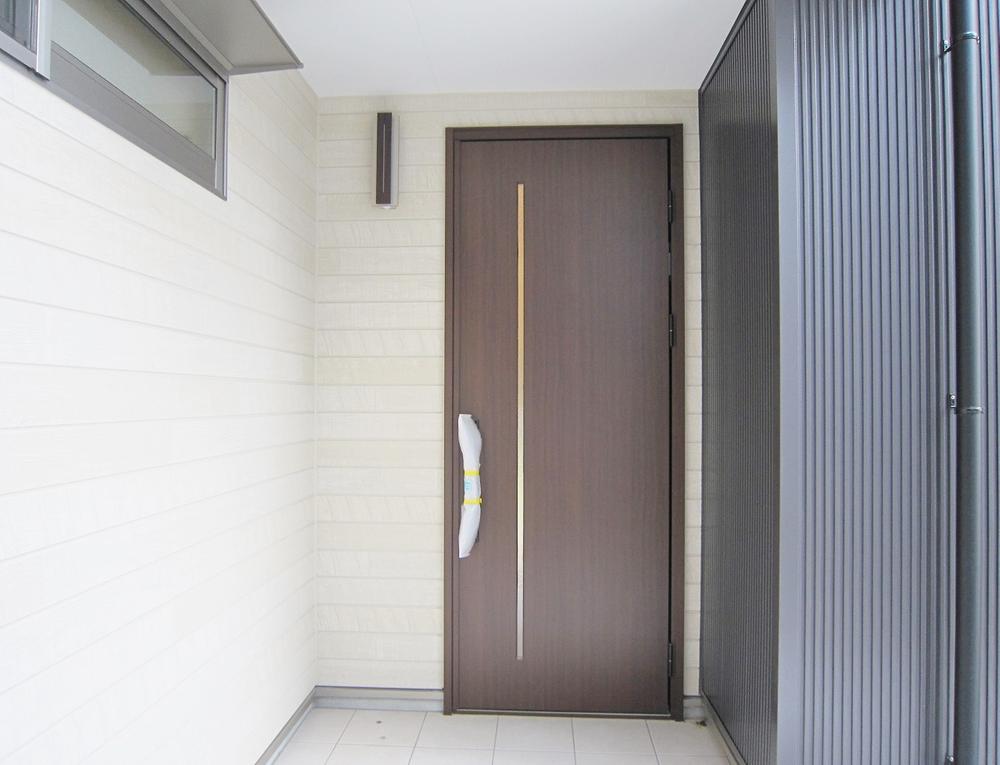 Entrance. Local (July 2013) Shooting