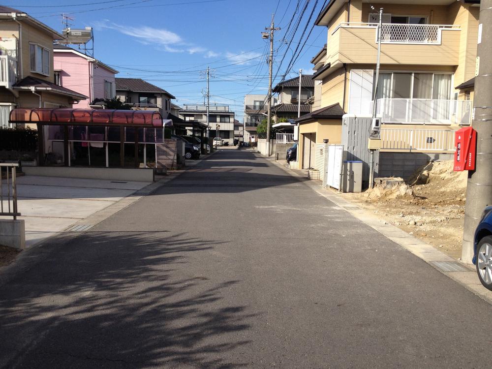 Local photos, including front road. Local (10 May 2013) Shooting