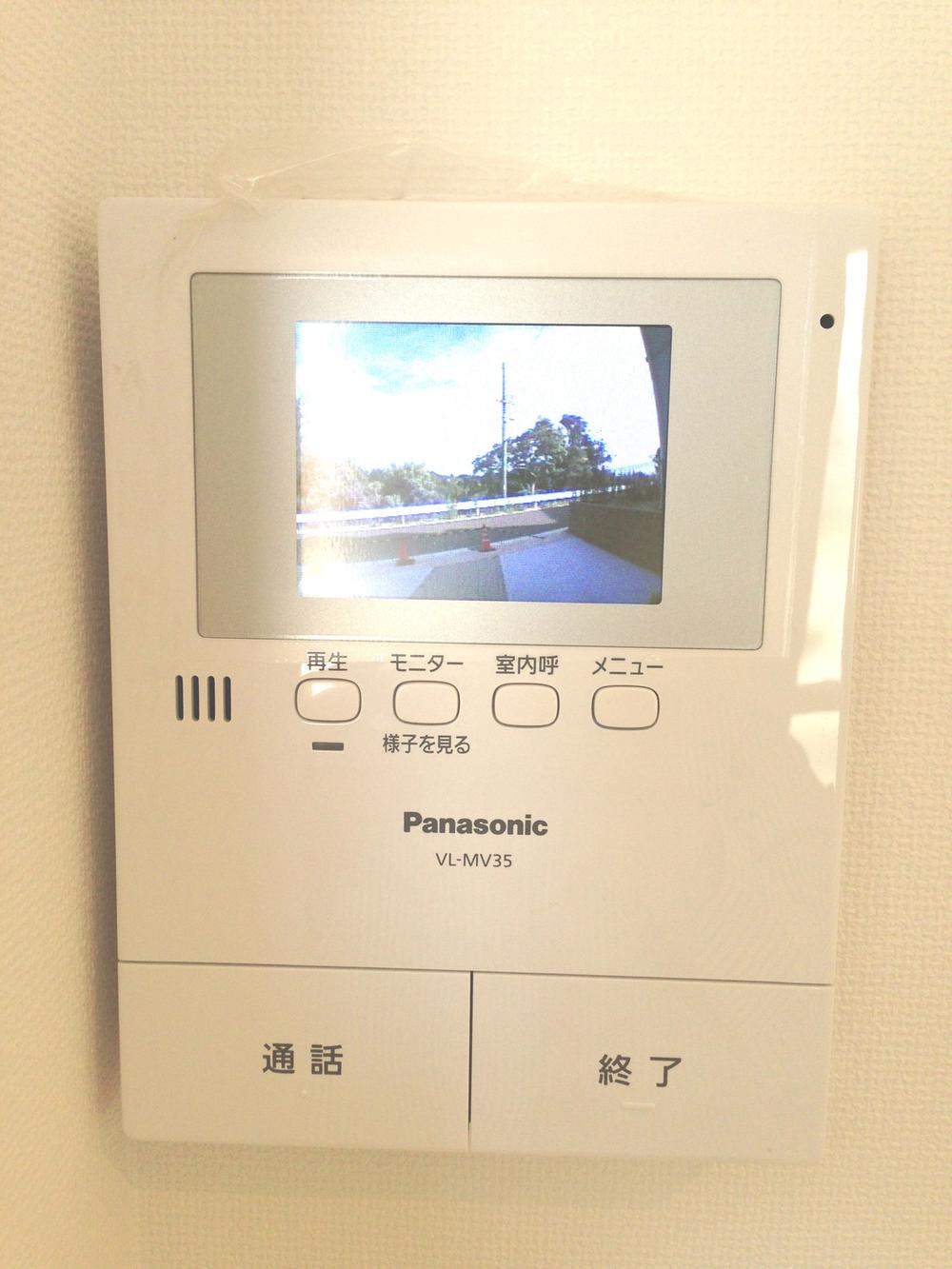 Security equipment. During absence from home, The state of the visitors during a call still image and video recording up to 30 cases in 8 consecutive shooting, Capable color TV door to play (all mansion installation)