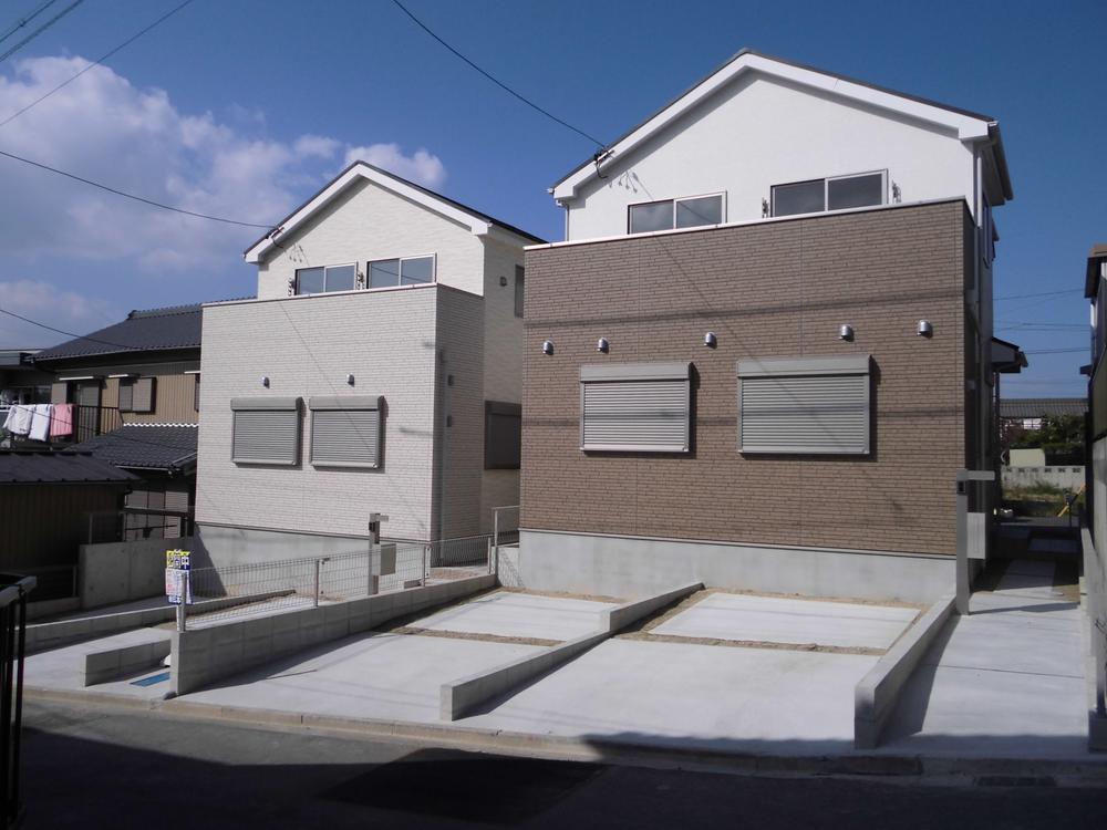 Local appearance photo. Local appearance photo December 2013 shooting * final limit 1 House! * Quiet, leafy view good living environment! * Meitetsu of "Yawata Shinden Station" an 8-minute walk good location! * South-facing south road of shaping land Ventilation good per yang! 