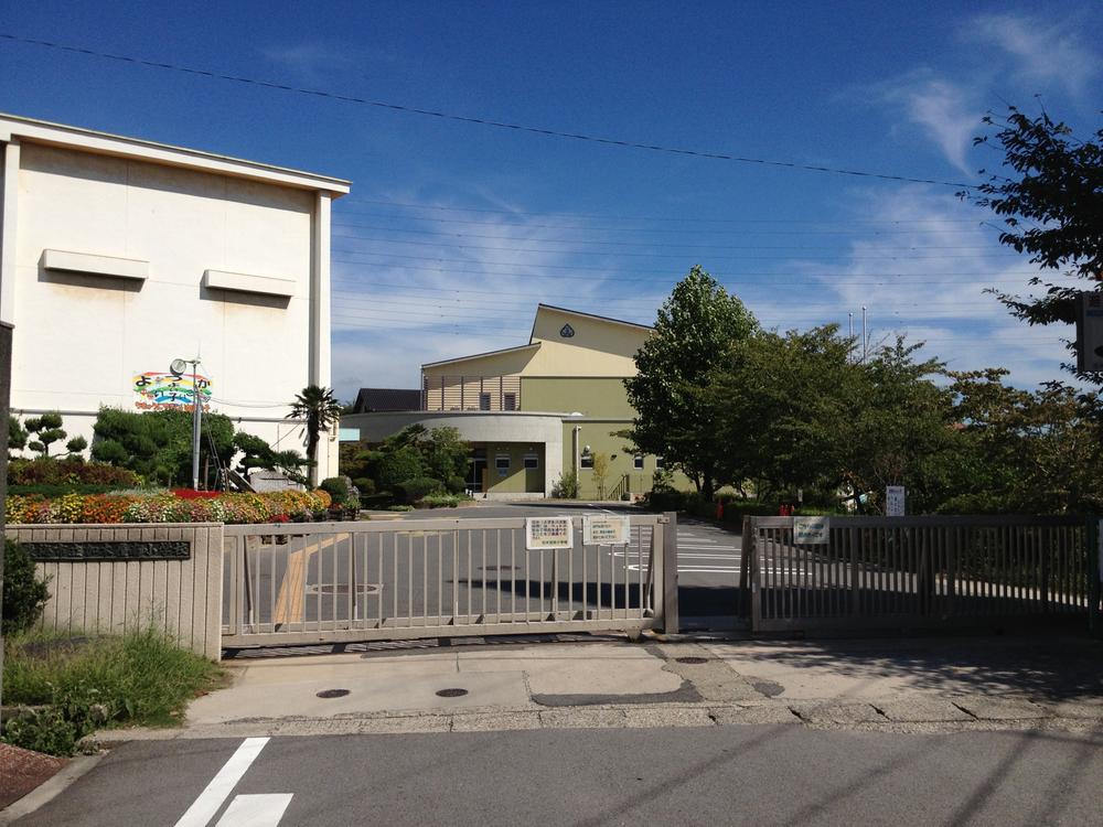 Primary school. 1740m to Tokai Municipal Kagiya Minami Elementary School