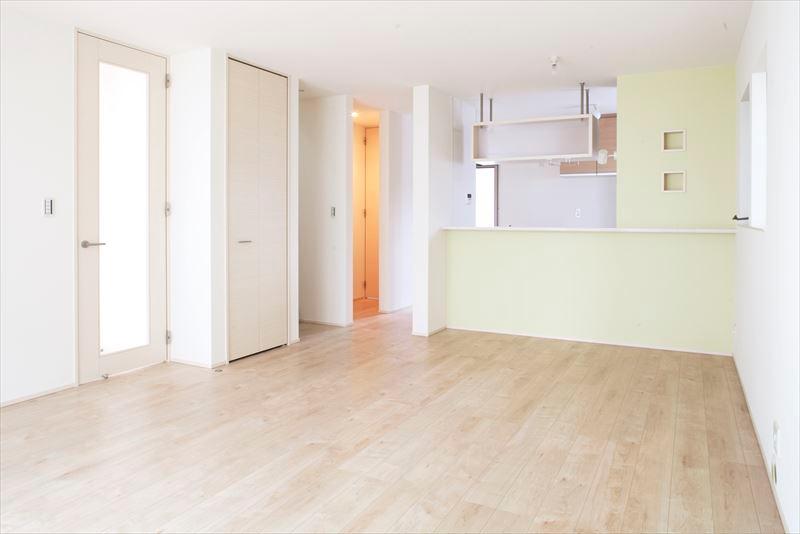 Living. There are housed in the kitchen next to the D building living accent Cross, So can be stored together that easy to mess, It keeps the space living room and clean.