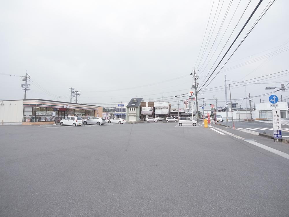 Convenience store. Seven-Eleven 73m to medium flat shop Tokai Kagiya cho