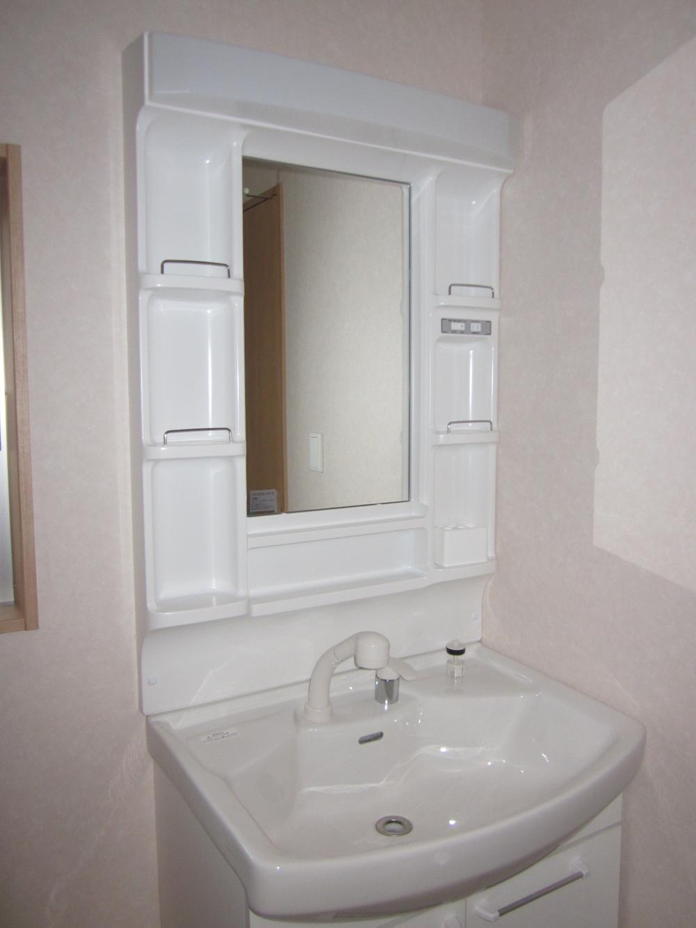 Wash basin, toilet. Shampoo dresser vanity