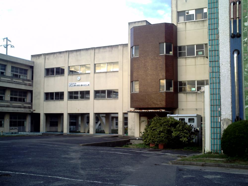 Primary school. Tokoname Municipal Onizaki to South Elementary School 1510m