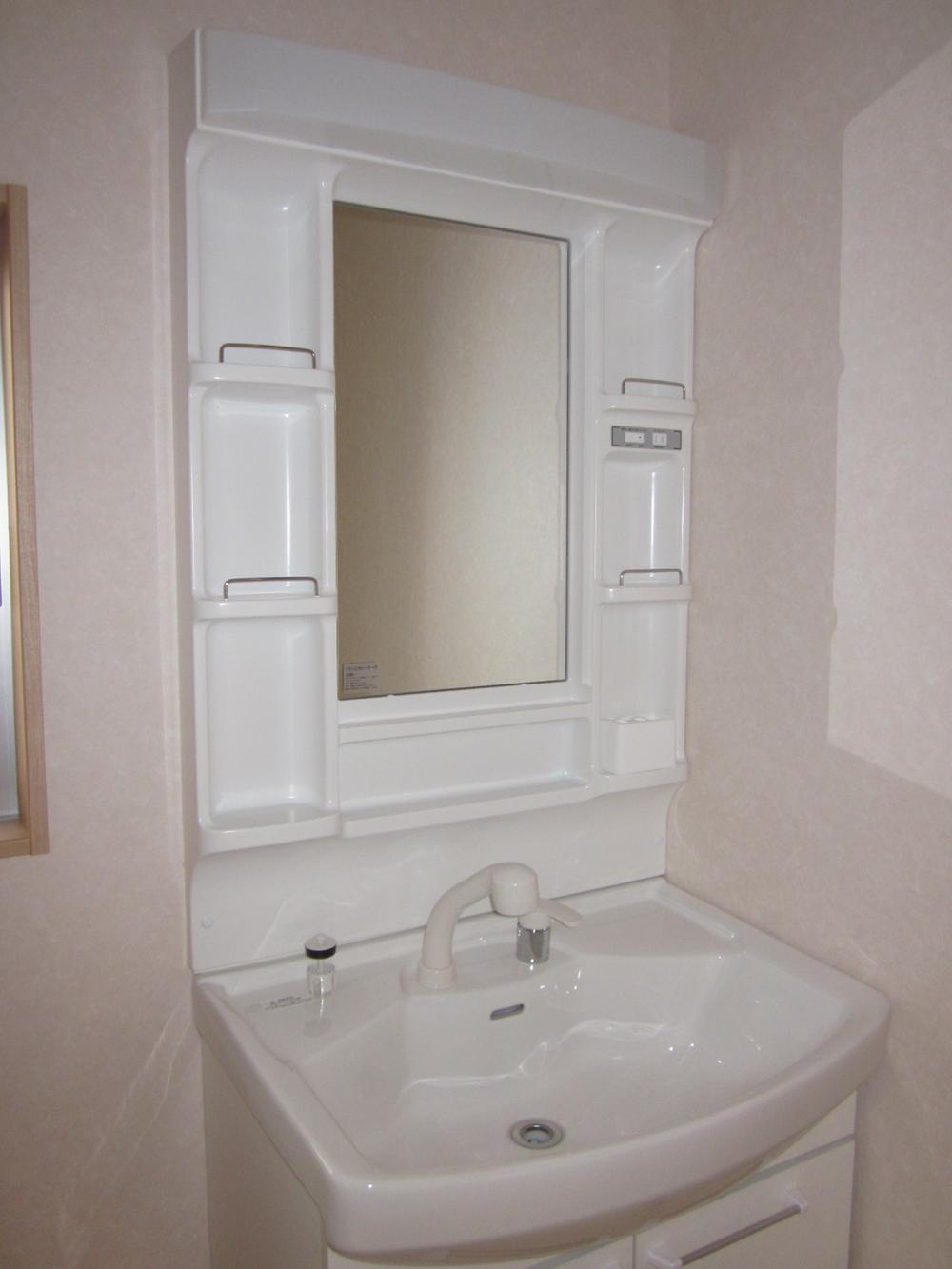 Wash basin, toilet. Shampoo dresser vanity