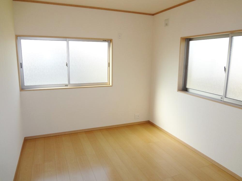 Non-living room. Indoor (12 May 2013) Shooting