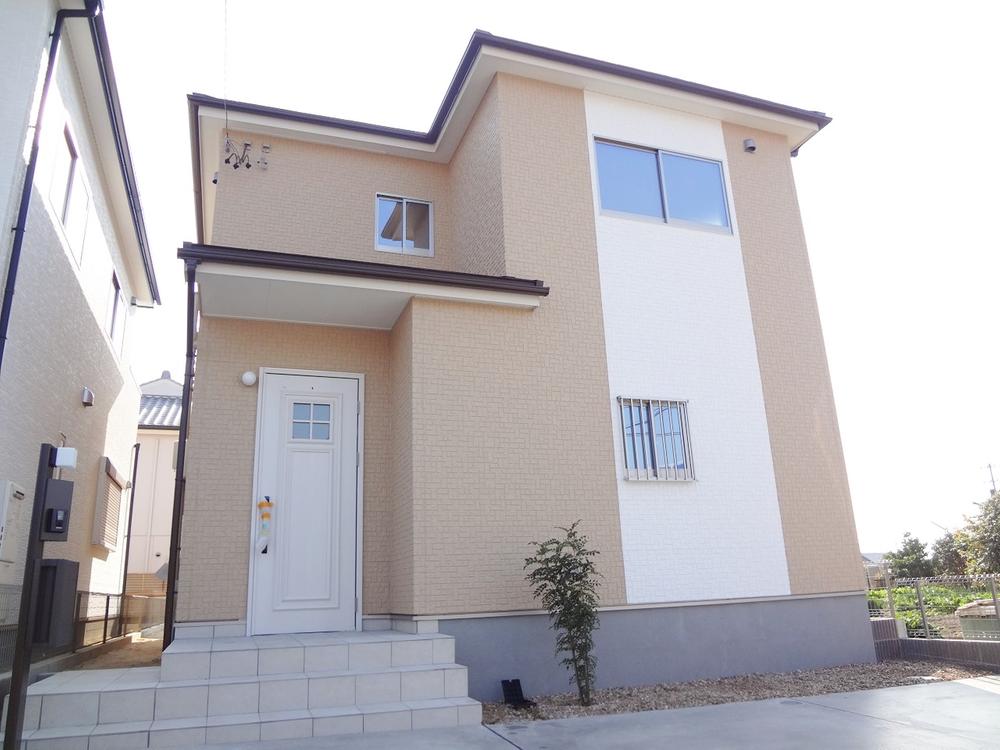 Local appearance photo. Local (12 May 2013) Shooting