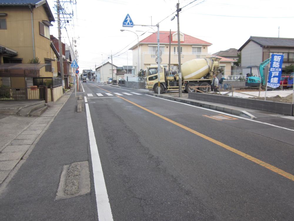 Local photos, including front road. West front road