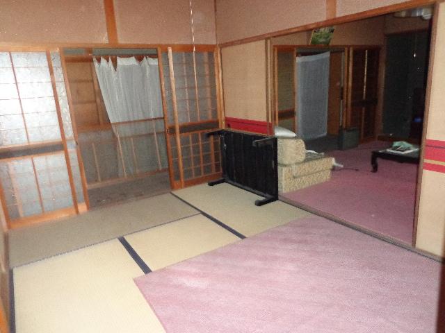 Other. It is the first floor of a Japanese-style room and drawing room.