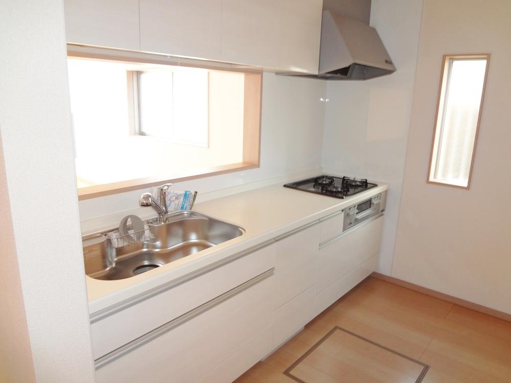 Kitchen. Indoor (12 May 2013) Shooting