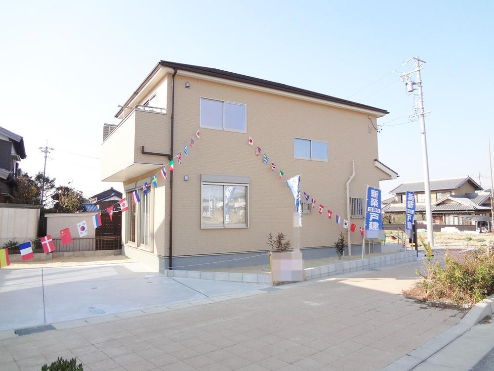 Local appearance photo. Local (12 May 2013) Shooting