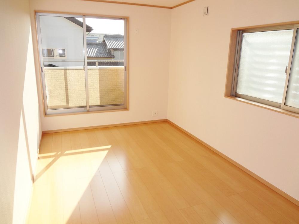 Non-living room. Indoor (12 May 2013) Shooting