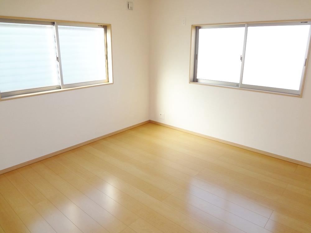 Non-living room. Indoor (12 May 2013) Shooting