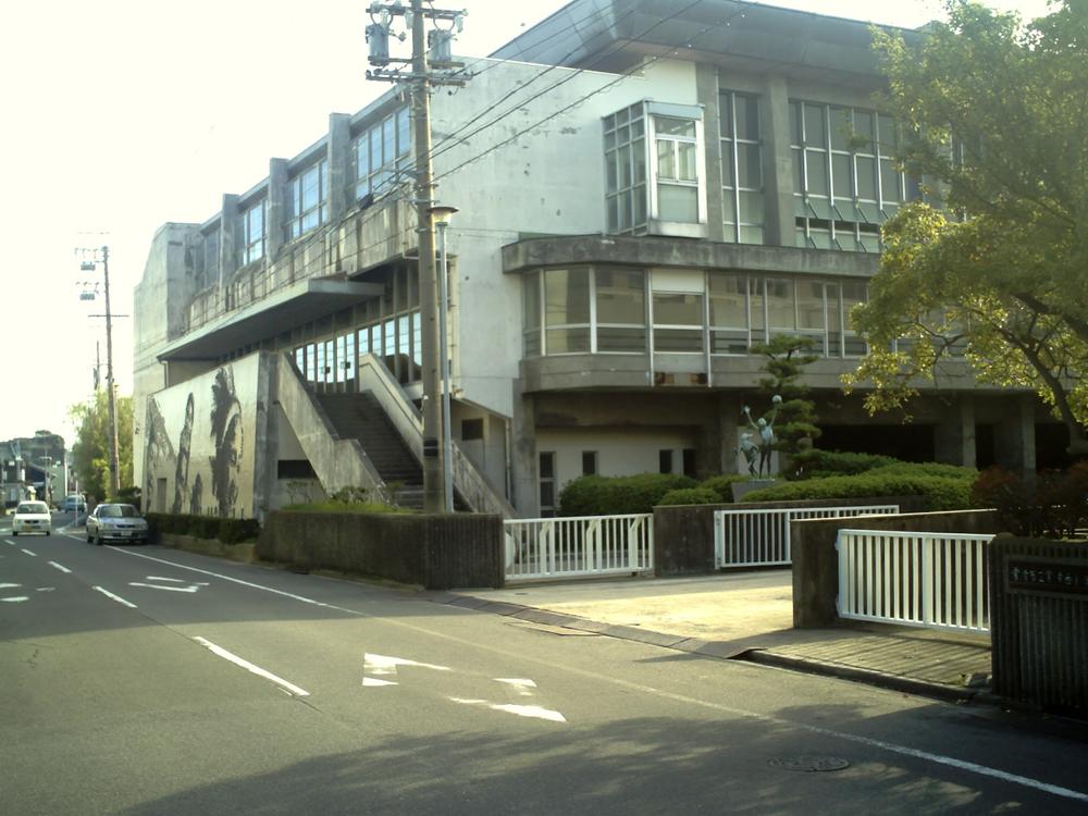 Primary school. Tokoname Municipal Tokoname to Nishi Elementary School 1560m