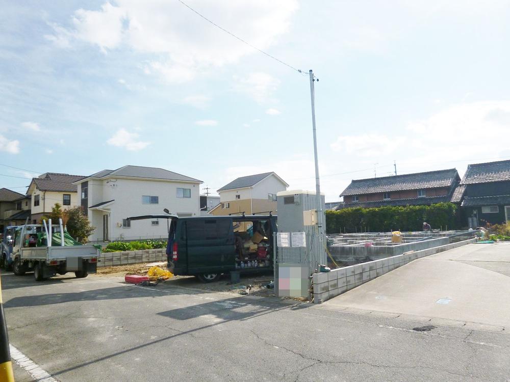 Local photos, including front road. Local (12 May 2013) Shooting