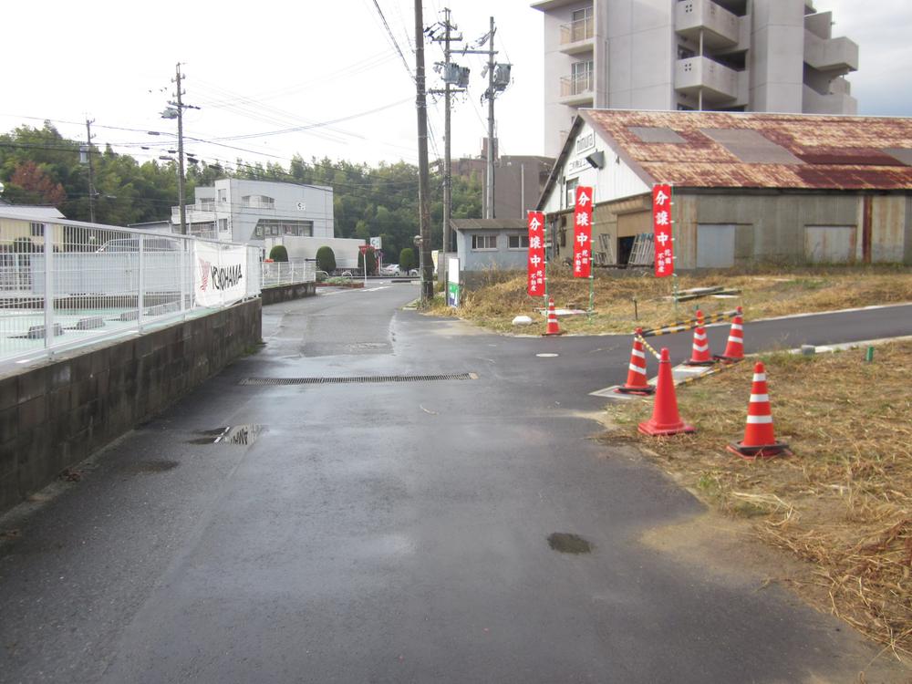 Local photos, including front road. South front road